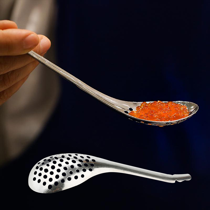 Kitchen Gadgets Useful - 56穴キャビアスプーン便利なキッチン調理器具ザル卵黄
