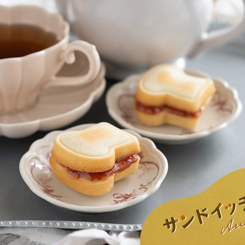 8 空洞トーストパンパターン炭素鋼ケーキ型マドレーヌマフィン - Kitchen Gadgets And Accessories のレビューと価格