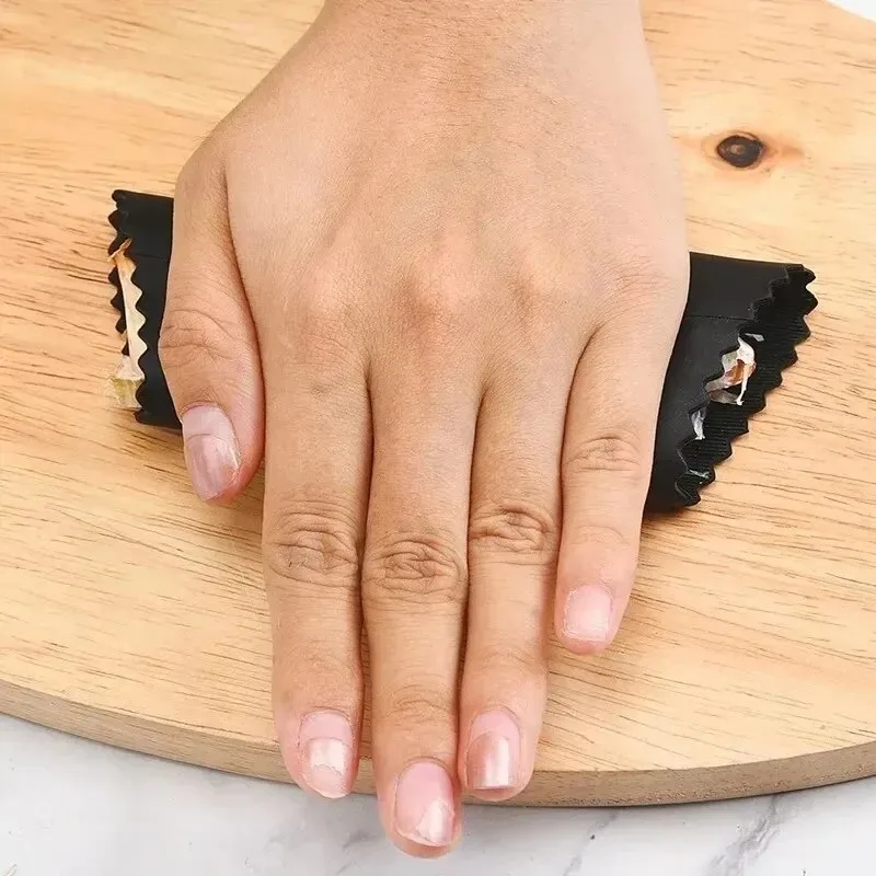ニンニクストリッパーチューブピーリングニンニクピーリングシリ - Kitchen Gadgets Useful のレビューと価格