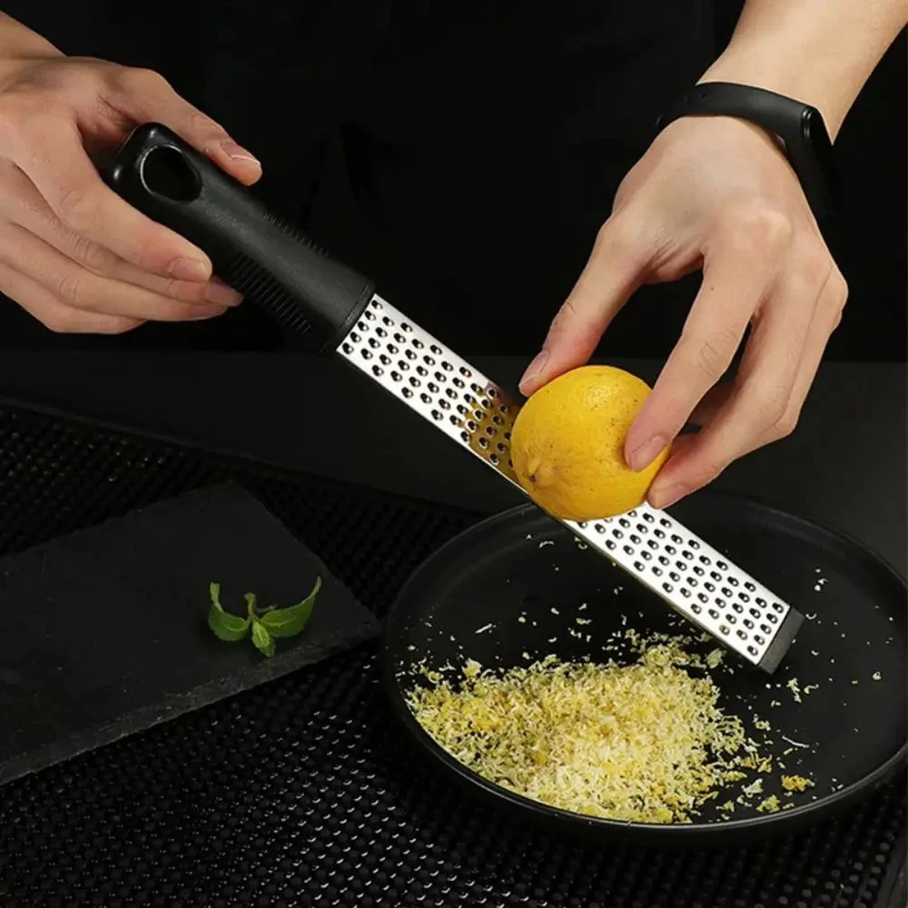 レモンゼスター＆チーズシュレッダー |   プロ仕様のニンニ - Cheese Grater Box のレビューと価格